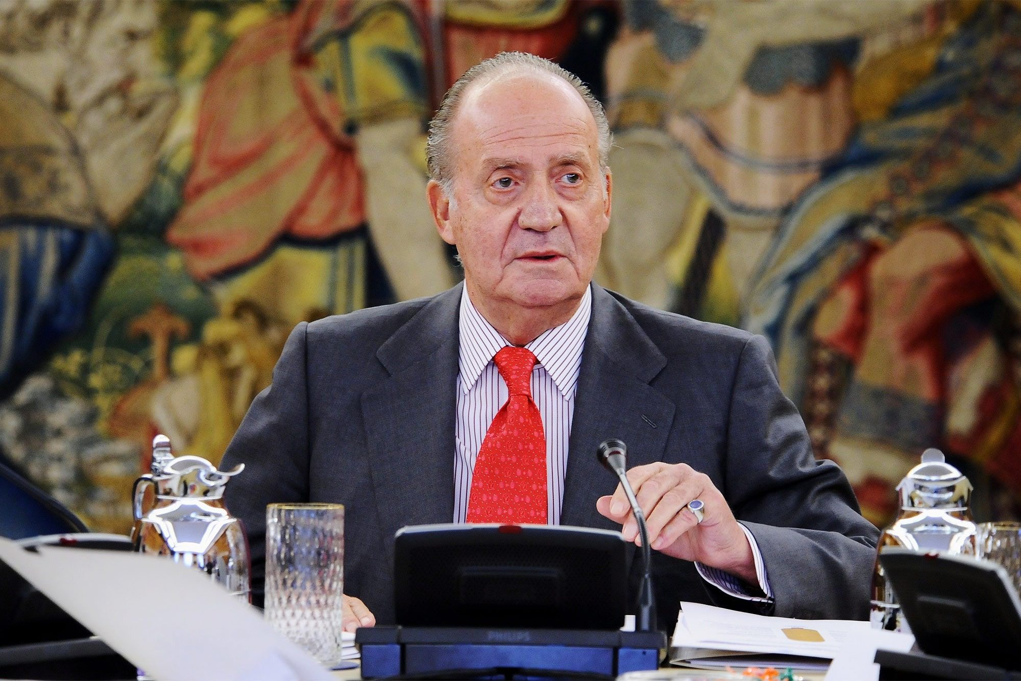 Al parecer, el rey emérito Juan Carlos tiene una nueva hija secreta que es aristócrata y se parece a Felipe