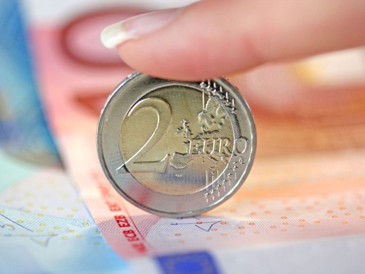 Deshalb wirft jeder eine Zwei-Euro-Münze in den Abfluss