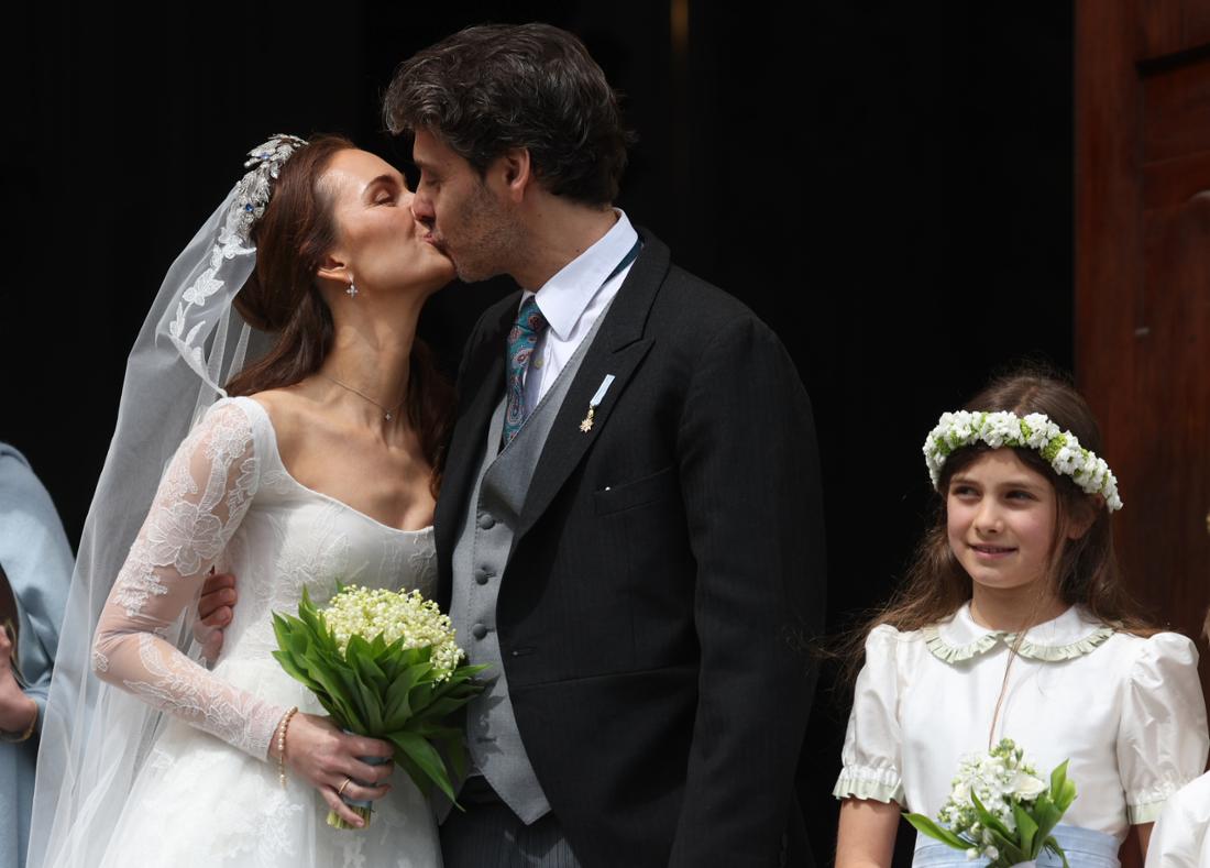 Schock bei einer Wittelsbacher Hochzeit in München: Die Braut fällt nach dem Ja-Wort plötzlich in Ohnmacht ➤ Buzzday.info