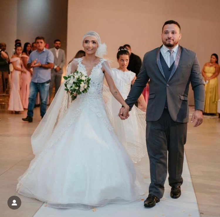 Marido publica vídeo emotivo e lamenta morte de influenciadora dez dias após casamento de sonho: ‘Como vou viver sem ti?