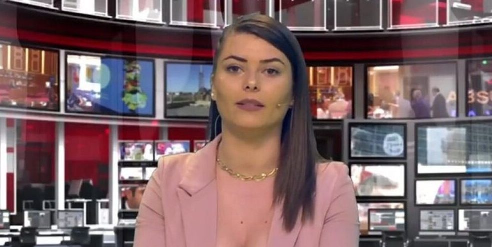 Un programa de noticias en Albania en el que las presentadoras interesan a la audiencia en algo más que noticias ➤ Buzzday.info