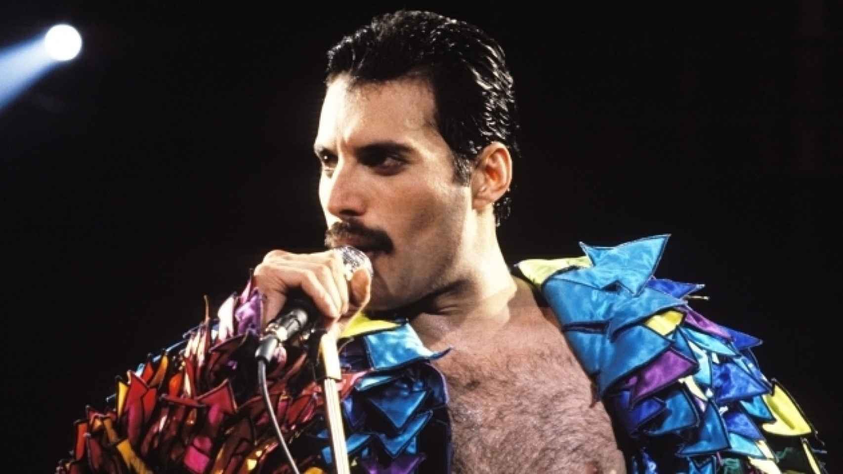 Así suena en español una versión inédita de la canción “Bohemian Rhapsody” de Freddie Mercury ➤ Buzzday.info
