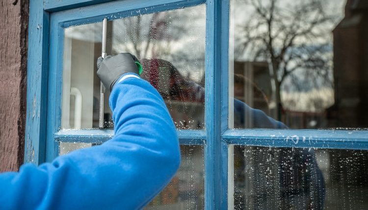 Dank dieses Geheimtipps werden Ihre Fenster glänzen wie nie zuvor