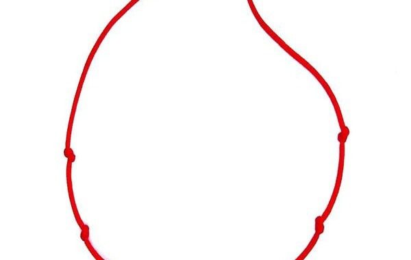 Amarre um fio vermelho à volta do seu pulso e veja o que acontece