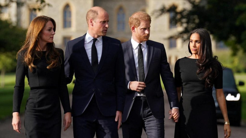 Berichten zufolge ist Prinz Harry wütend, nachdem sich König Charles zu seiner Frau Meghan geäußert hat