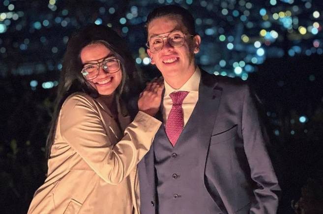 La pareja oficial del cómico Camilo Sánchez es Valeria Triana; ella tiene dos novios