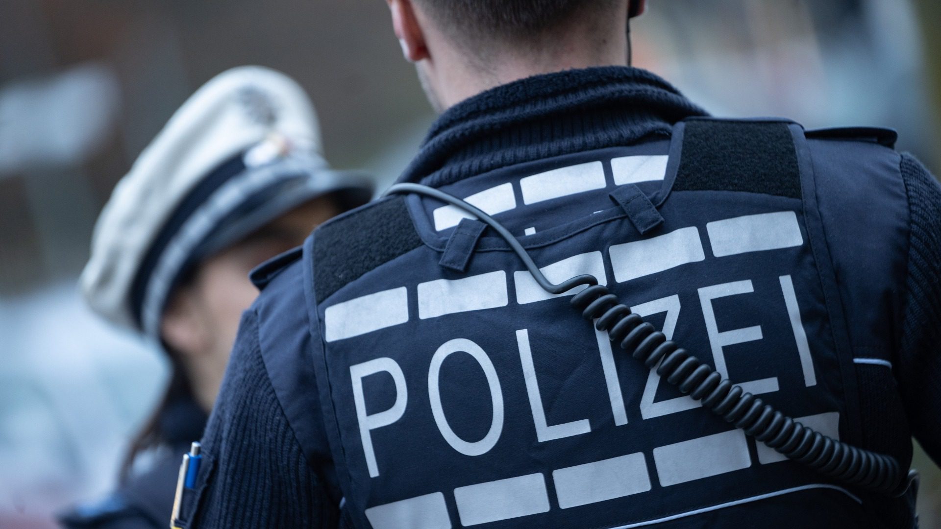 Die Polizei nimmt zwei Männer fest, die versucht haben, von Schumis Familie Millionen zu erpressen ➤ Buzzday.info