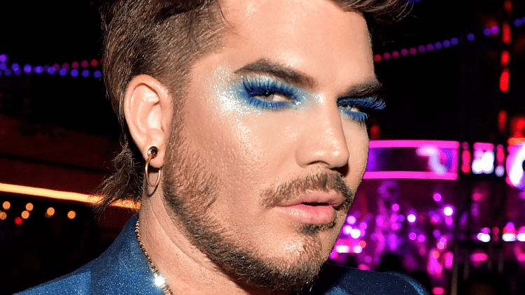 Adam Lambert, 42, nimmt sein Make-up ab und lässt uns sprachlos zurück