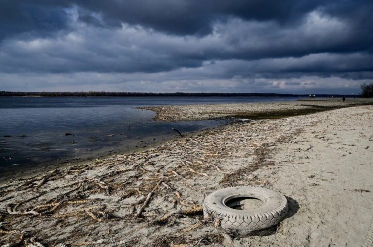 Inundação após a explosão da barragem em Nova Kakhovka. Descoberta macabra no fundo do reservatório de Kakhovka