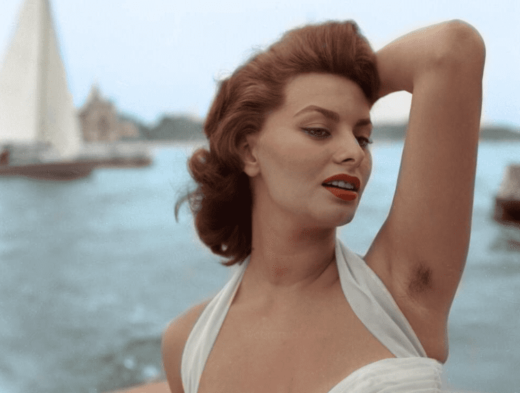 Finalmente entendemos por que Sophia Loren não depilou as axilas