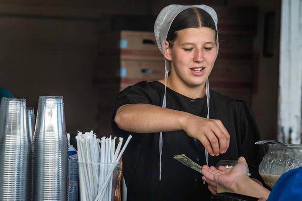 É por isso que as mulheres Amish arrancam os dentes após o casamento