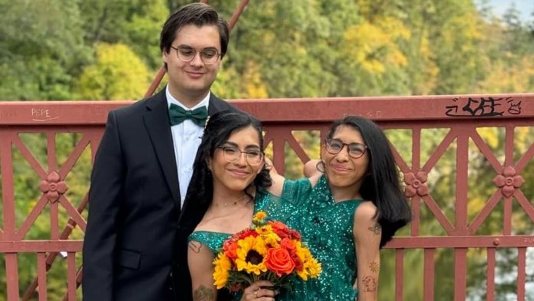 Die 25-jährigen Zwillinge aus Mexiko, die an der Hüfte zusammengewachsen sind, sprachen offen über das Privatleben ihrer verheirateten Schwester ➤ Buzzday.info Die 25-jährigen Zwillinge aus Mexiko, die an der Hüfte zusammengewachsen sind, sprachen offen über das Privatleben ihrer verheirateten Schwester ➤ Buzzday.info