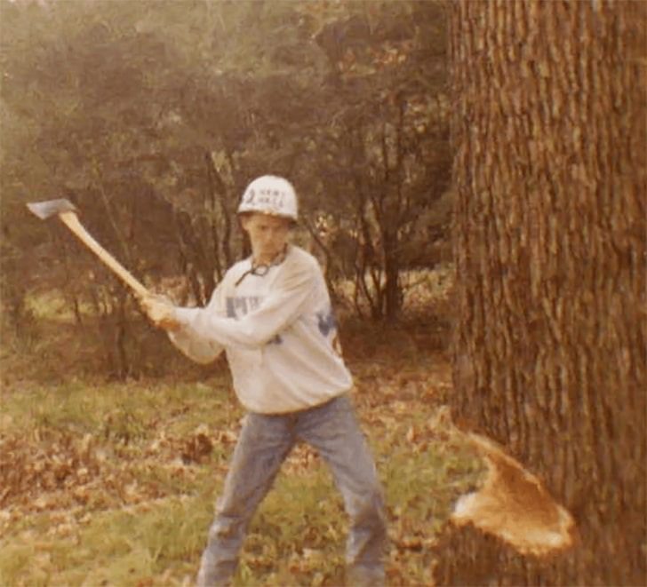Die Holzfäller dachten, es sei ein ganz normaler Arbeitstag, bis sie diesen Baum fanden und … siehe da, was geschah