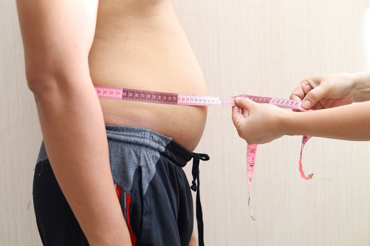 A gordura abdominal se acumula à medida que envelhecemos, e cientistas descobriram o porquê