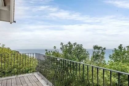 Turistas receberam a promessa de uma casa com vista para o mar, mas quando se mudaram, ficaram decepcionados