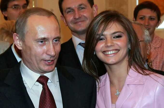 Разгледайте снимката на гумите на Путин и гимнастичките на Кабаева