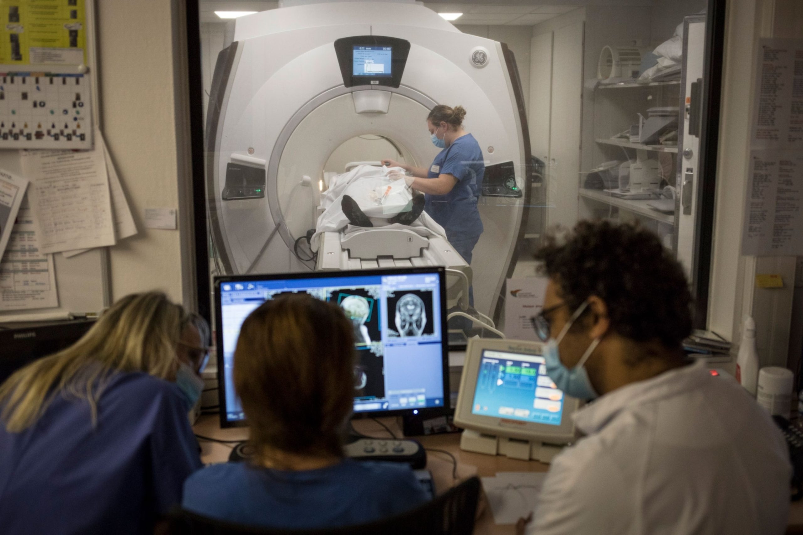 Tudósok kongatják a vészharangot: Mi történik az aggyal a COVID-19 után?