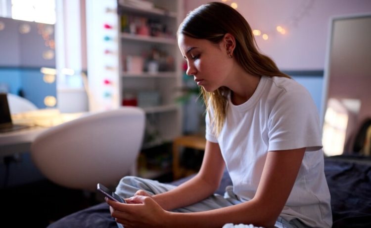 A lányom soha nem hagyta el a szobáját, ami nekem teljesen normálisnak tűnt, amíg fel nem fedeztem, mit csinált ott