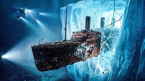 Учен забелязал тъмна фигура вътре в айсберг – когато ледът се разчупил, всички замръзнали от изненада