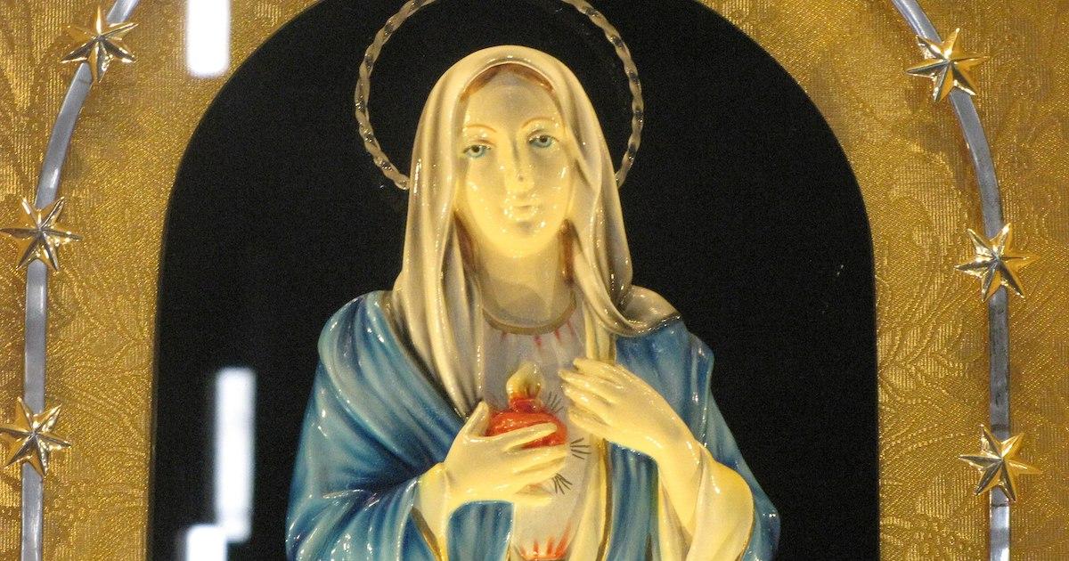 Rozsdás könnyeket hullat Szűz Mária szobra; röntgenfelvétel tárja fel, mi rejtőzik a belsejében