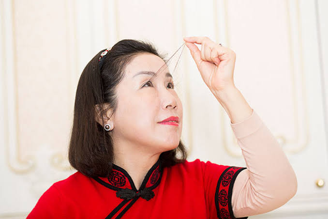 Ihre Wimpern wuchsen auf 20,5 cm heran – Ärzte fanden keine Erklärung dafür